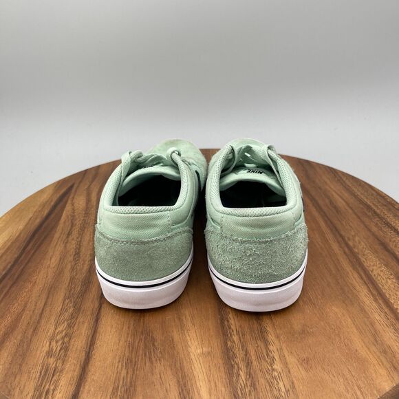 Nike SB Chron 2 Shoes Mens Size 8.5 Green Suede Skate Casual Comfort Sneakers